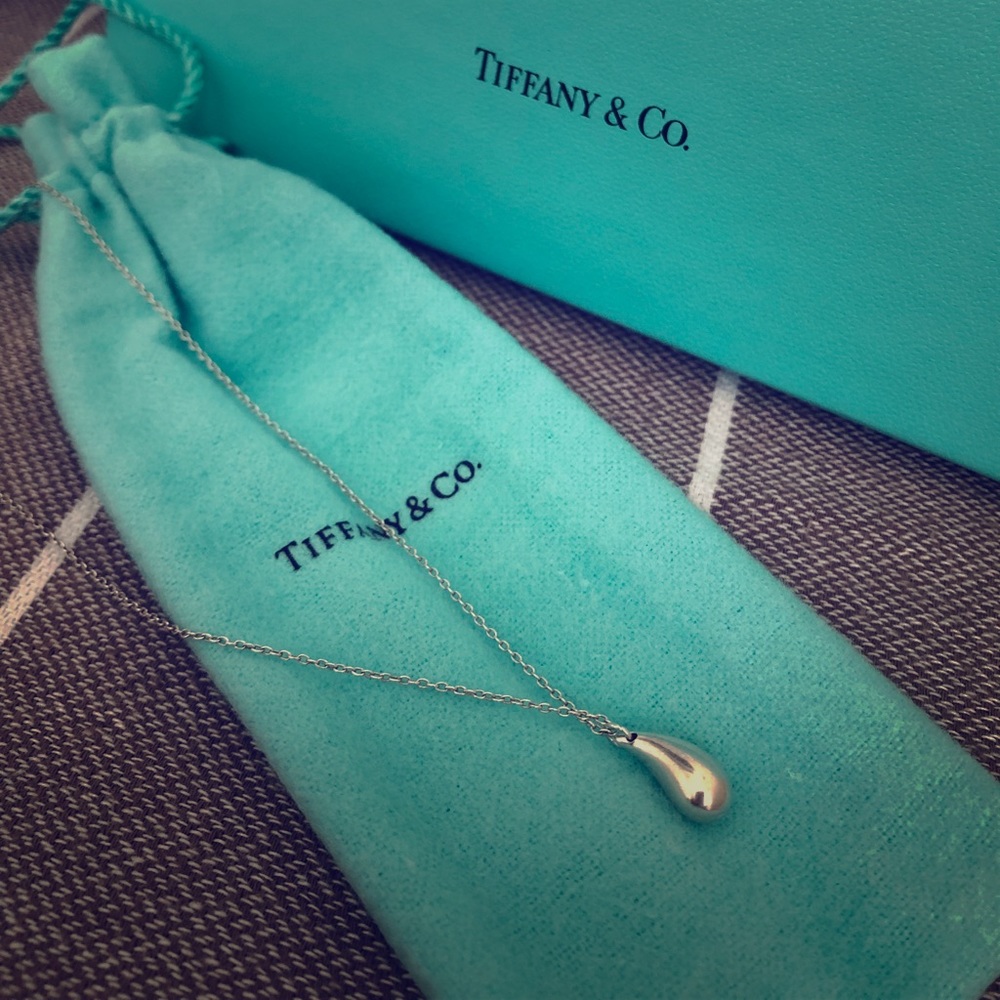 Tiffany Elsa Peretti Silver Teardrop Necklace 16”
